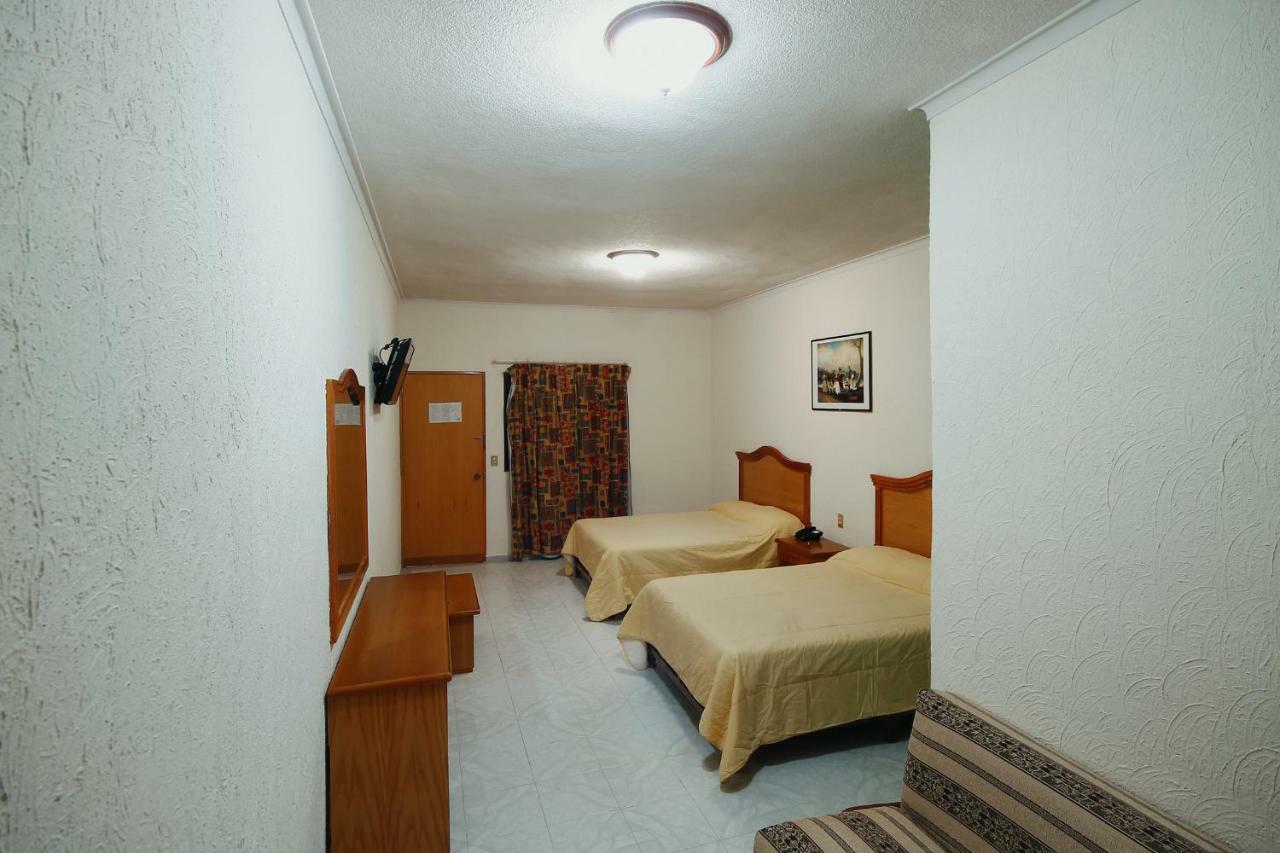 Hotel El Conquistador Monarca. Zitacuaro ภายนอก รูปภาพ