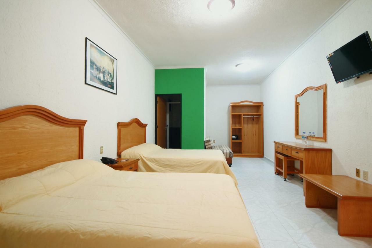 Hotel El Conquistador Monarca. Zitacuaro ภายนอก รูปภาพ