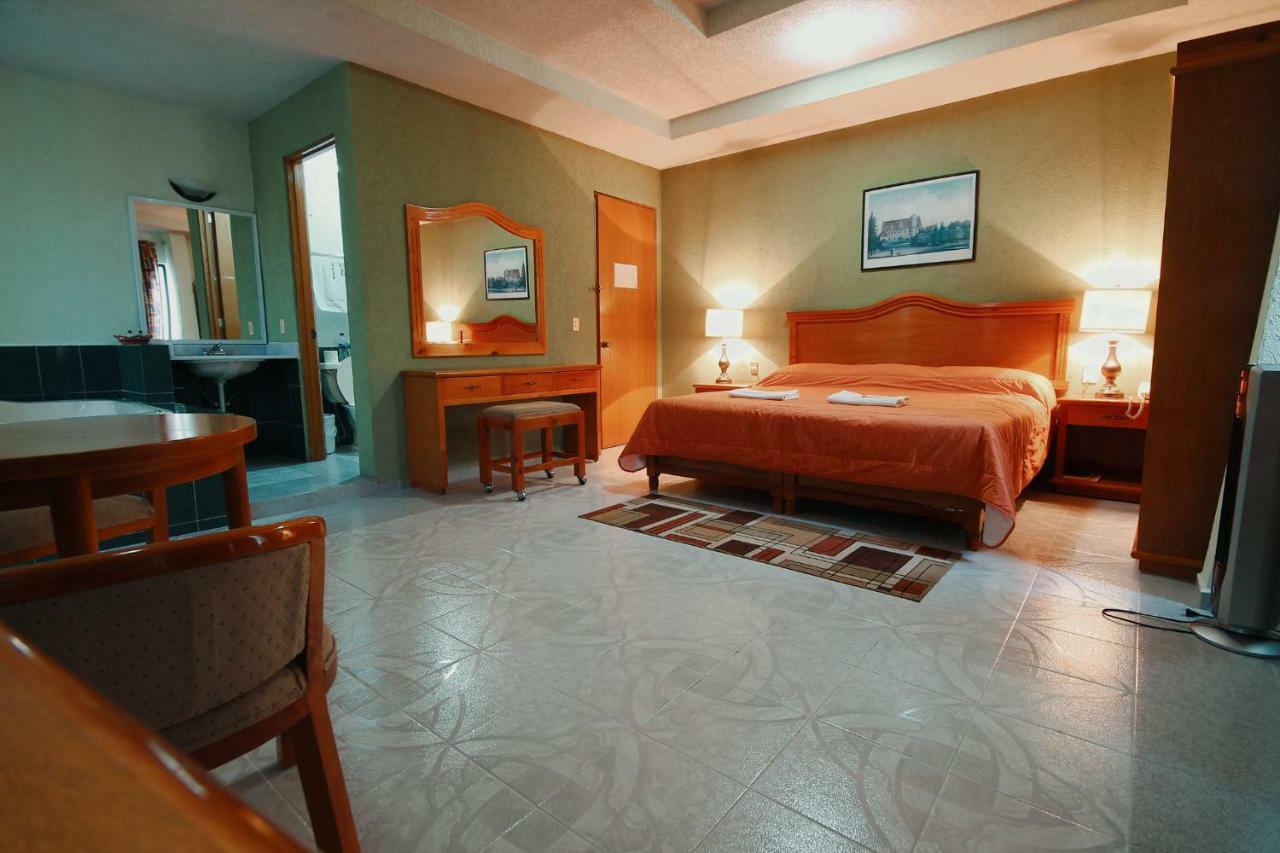 Hotel El Conquistador Monarca. Zitacuaro ภายนอก รูปภาพ