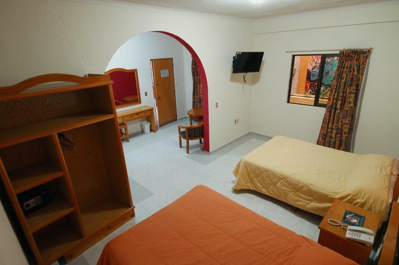 Hotel El Conquistador Monarca. Zitacuaro ภายนอก รูปภาพ
