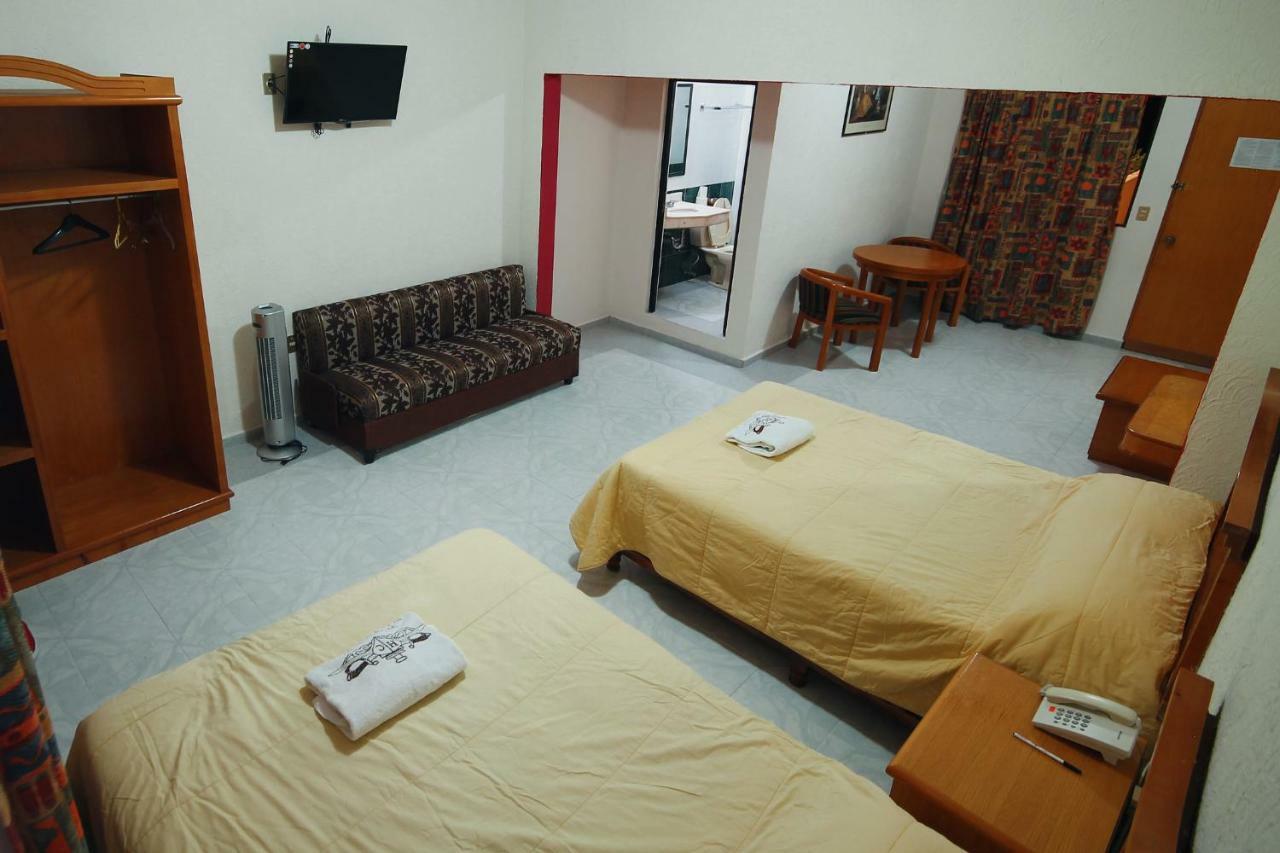 Hotel El Conquistador Monarca. Zitacuaro ภายนอก รูปภาพ